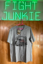 NEW! JOCKEY OUTDOOR LUKE BRYANT Large L Lrg Adult Mens Graphic Print Short Sleeve Gray T Shirt Tee Shirt