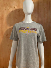 ADIDAS "CLEVELAND BASKETBALL" NBA Graphic Print Kids Youth Unisex T Shirt Tee Shirt XL Extra Xtra Large Gray Shirt