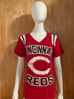 CAMPUS LIFESTYLE "CINCINNATI REDS" MLB Baseball Graphic Print Adult T-Shirt Tee Shirt M MD Medium Red V Neck Shirt