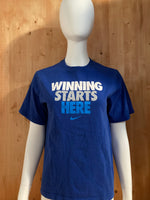 NIKE "WINNING STARTS HERE" Graphic Print Kids Youth Unisex XL Extra Xtra Large Blue T-Shirt Tee Shirt