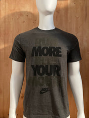 NIKE "RUN MORE THAN YOUR MOUTH" REGULAR FIT Graphic Print Adult M Medium MD Dark Gray T-Shirt Tee Shirt