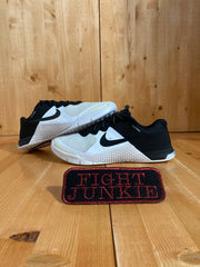NIKE FLYWIRE METCON 2 Womens Size 8.5 Shoes Sneakers Black & White 821913-100-200