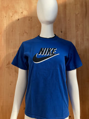 NIKE "SWOOSH" Graphic Print Kids Youth M Medium MD Blue Unisex T-Shirt Tee Shirt