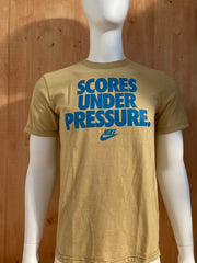NIKE "SCORES UNDER PRESSURE" STANDARD FIT Graphic Print Adult M Medium MD Mustard T-Shirt Tee Shirt