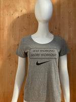 NIKE "LESS WORKING MORE WORKOUT" ATHELTIC CUT Graphic Print Adult S SM Small Gray T-Shirt Tee Shirt