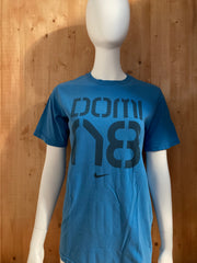 NIKE "DOMIN8" Graphic Print Youth Unisex XL Extra Large Xtra Large Blue T-Shirt Tee Shirt