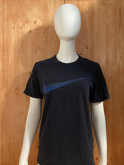 NIKE "SWOOSH" ATHLETIC CUT Graphic Print Kids Youth M Medium MD Dark Blue Unisex T-Shirt Tee Shirt