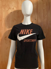 NIKE "SPORTSWEAR" SLIM FIT Graphic Print Adult T-Shirt Tee Shirt S SM Small Black Shirt