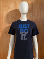 NIKE "JUST DO IT" ATHLETIC CUT Graphic Print The Nike Tee Kids Youth Unisex T-Shirt Tee Shirt XL Xtra Extra Large Dark Blue Shirt