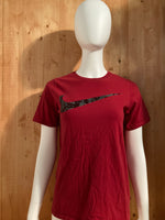 NIKE "SWOOSH" ATHLETIC CUT Graphic Print The Nike Tee Kids Youth Unisex T-Shirt Tee Shirt XL Xtra Extra Large Red Shirt