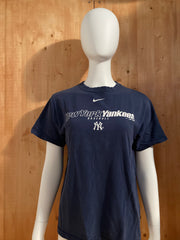 NIKE "NEW YORK YANKEES" MLB BASEBALL Graphic Print Kids Youth Unisex T-Shirt Tee Shirt L Lrg Large Dark Blue Shirt