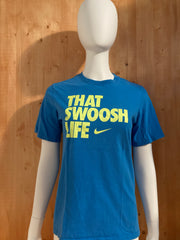 NIKE "THAT SWOOSH LIFE" Graphic Print Kids Youth Unisex T-Shirt Tee Shirt L Lrg Large Blue Shirt