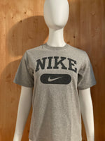 NIKE "SWOOSH" Graphic Print Kids Youth Unisex T-Shirt Tee Shirt M MD Medium Gray Shirt