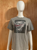 NIKE "BASKETBALL" Graphic Print Kids Youth Unisex T-Shirt Tee Shirt XL Xtra Extra Large Gray Shirt