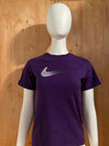 NIKE "SWOOSH" Graphic Print Kids Youth Unisex T-Shirt Tee Shirt M MD Medium Purple Shirt
