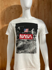OLD NAVY "NASA" Graphic Print Adult T-Shirt Tee Shirt L Large Lrg White Shirt