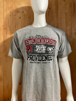 GEAR FOR SPORTS "BOSTON UNIVERSITY" 2015 NCAA MEN'S FROZEN FOUR Graphic Print Adult T-Shirt Tee Shirt XL Extra Xtra Large Gray Shirt