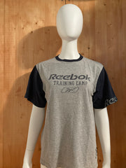 REEBOK "TRAINING CAMP" Graphic Print Kids Youth Unisex T-Shirt Tee Shirt M Medium MD Gray Shirt