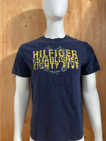 TOMMY HILFIGER "ESTABLISHED EIGHTY FIVE" Graphic Print Adult T-Shirt Tee Shirt M MD Medium Dark Blue Shirt