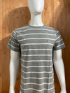 TOMMY HILFIGER EMBROIDERED LOGO Adult T-Shirt Tee Shirt M MD Medium Gray Striped Shirt 2010